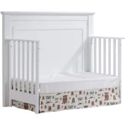 Natart Taylor ''5-in-1'' Convertible Crib -Kids Furniture FB tayler day bed blanc