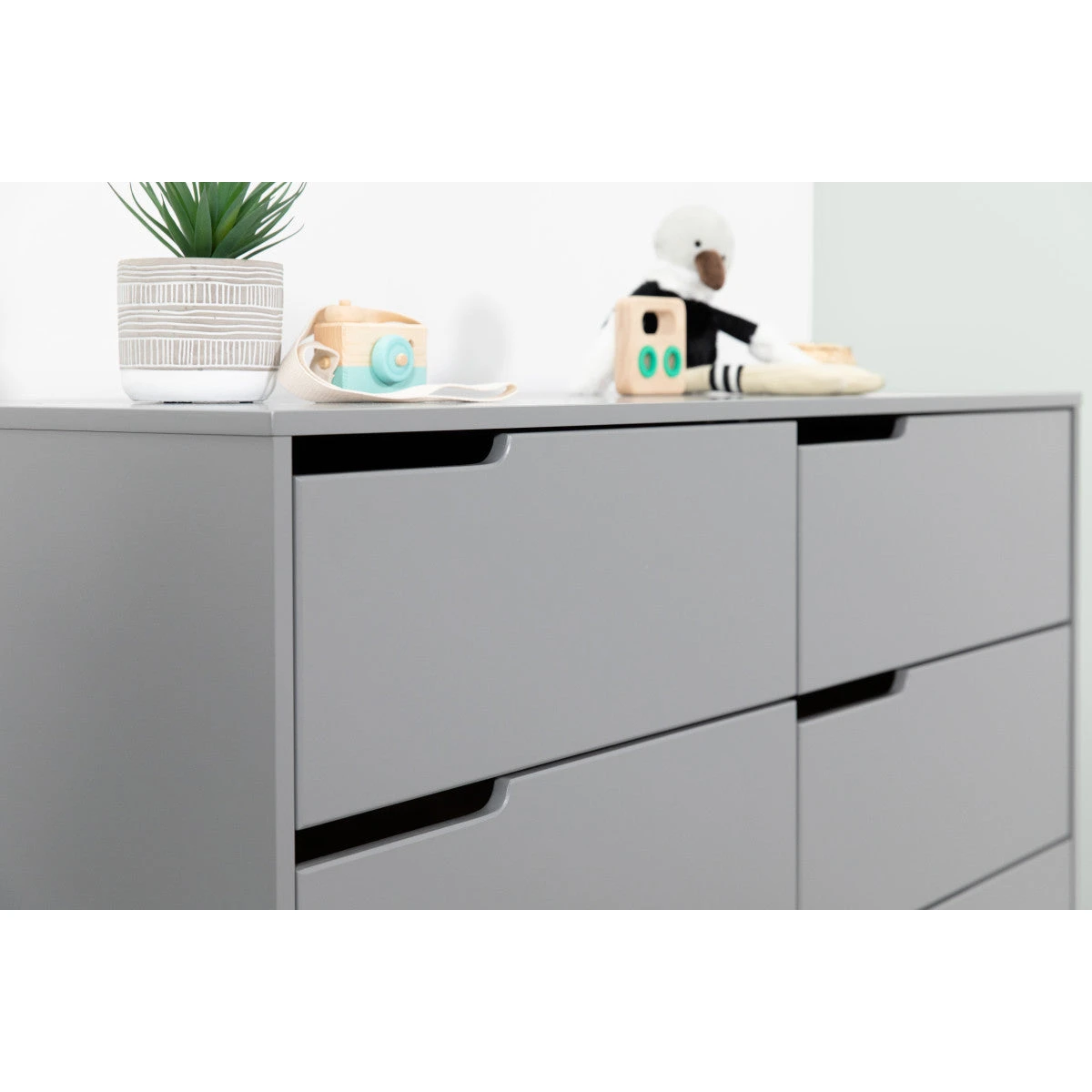 Babyletto Hudson 6-Drawer Double Dresser 18 Babyletto Hudson 6-Drawer Double Dresser - Image 16