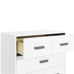 Babyletto Scoot 3-Drawer Changer Dresser With Removable Changing Tray 34 Babyletto Scoot 3-Drawer Changer Dresser With Removable Changing Tray -Kids Furniture M5823SLW White Background 07 f80698c7 8fab 4265 91e8 540c346c8622